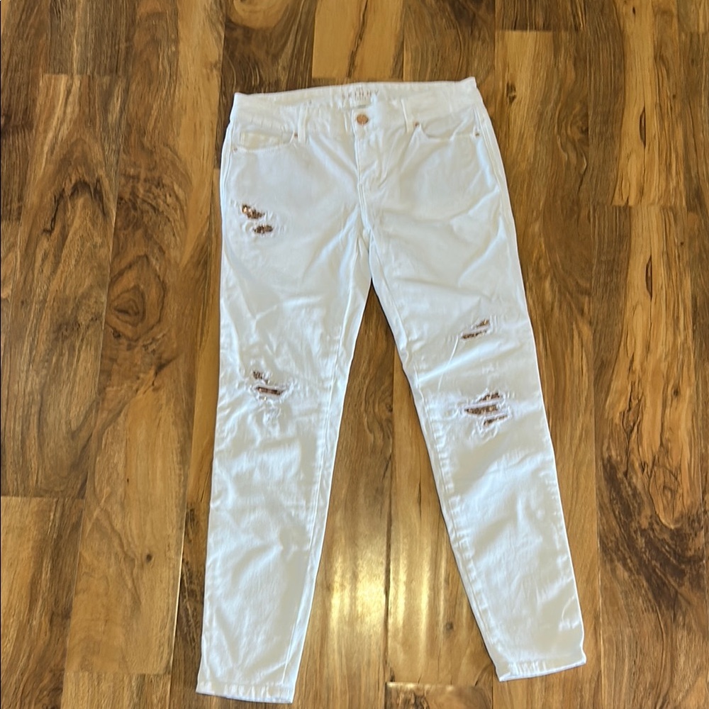 White House Black Market White Skinny Jeans Distressed